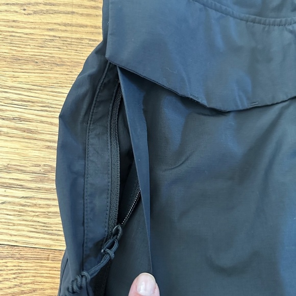 REI Co-op Women's Rain Coat Jacket in Black (Size XS) - Picture 4 of 12